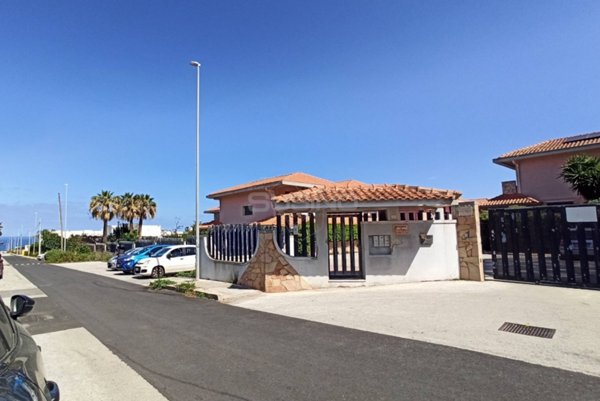 casa indipendente in vendita a Siracusa in zona Belvedere