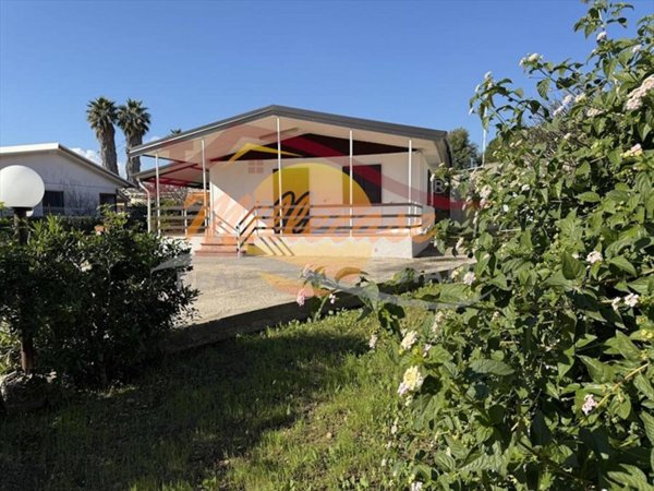 casa indipendente in vendita a Siracusa in zona Ognina