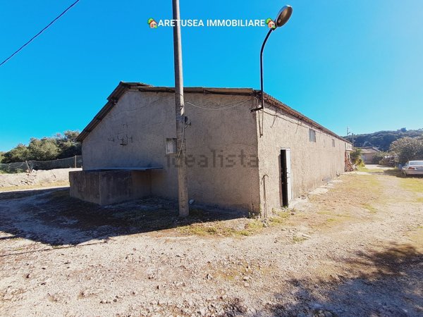 capannone in vendita a Siracusa in zona Isola / Plemmirio