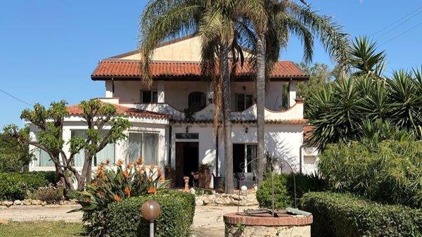 casa indipendente in vendita a Siracusa in zona Centro Città