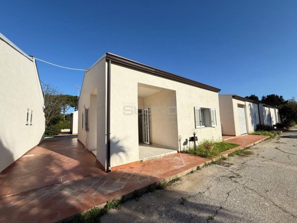 casa indipendente in vendita a Siracusa in zona Arenella