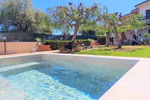 casa indipendente in vendita a Siracusa in zona Fontane Bianche