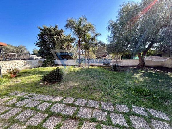 casa indipendente in vendita a Siracusa in zona Borgata