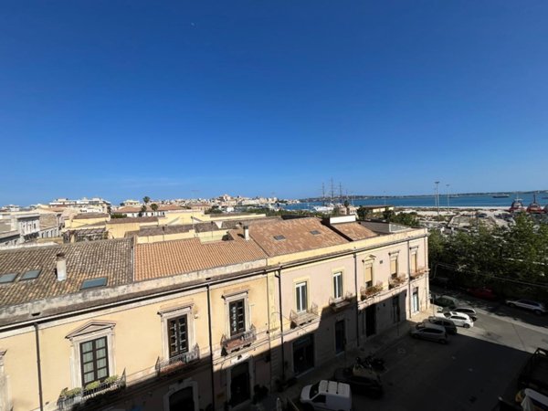 appartamento in vendita a Siracusa in zona Isola Ortigia