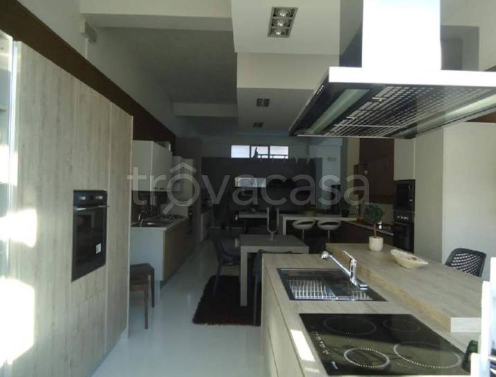 negozio in vendita a Siracusa in zona Cassibile