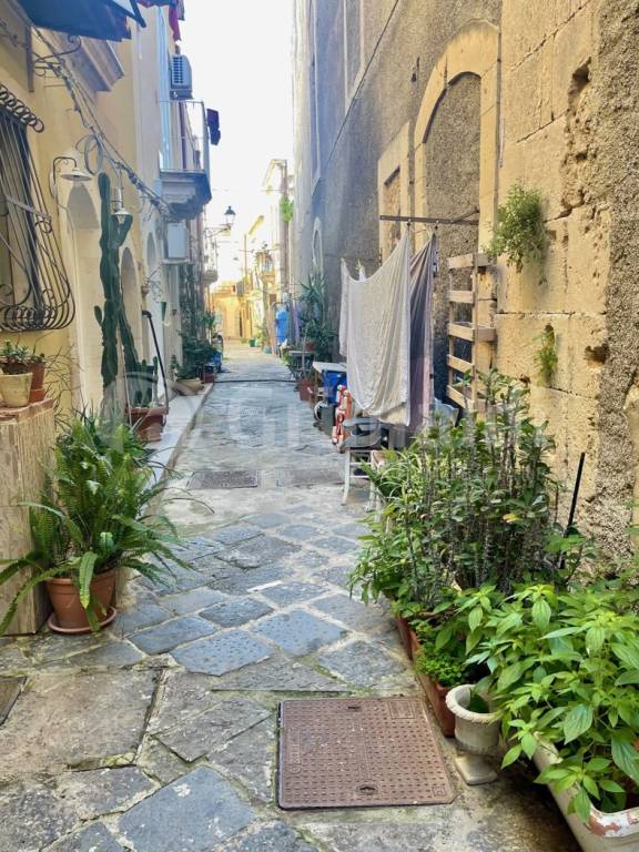 casa indipendente in vendita a Siracusa in zona Isola Ortigia