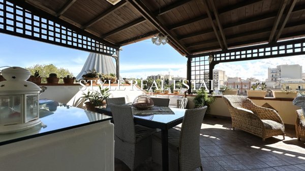 casa indipendente in vendita a Siracusa in zona Centro Città