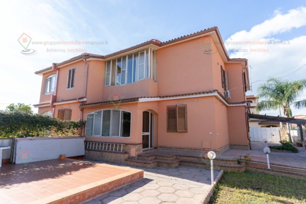 casa indipendente in vendita a Siracusa in zona Scala Greca