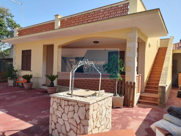 casa indipendente in vendita a Siracusa in zona Belvedere