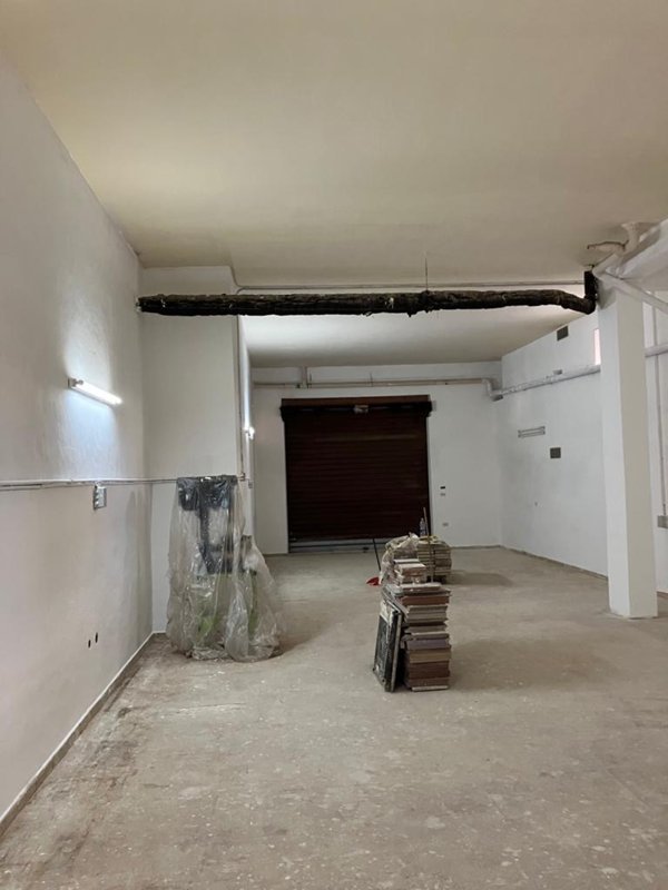 locale commerciale in vendita a Siracusa in zona Epipoli