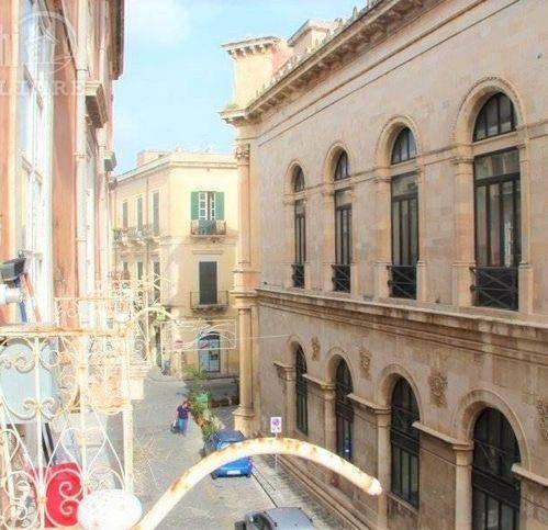 appartamento in vendita a Siracusa in zona Isola Ortigia