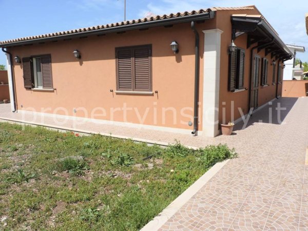 casa indipendente in vendita a Siracusa in zona Isola / Plemmirio
