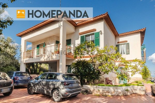 casa indipendente in vendita a Siracusa in zona Targia
