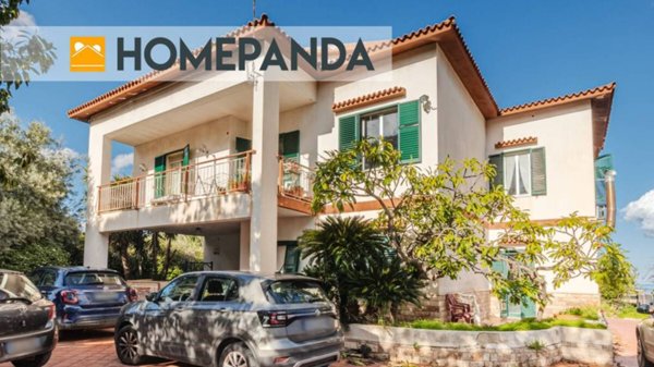 casa indipendente in vendita a Siracusa in zona Belvedere