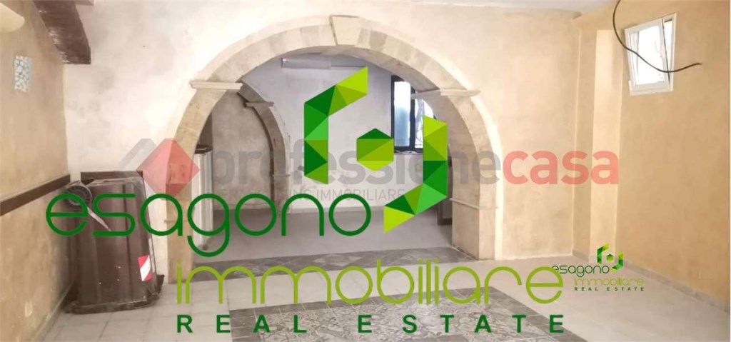 negozio in vendita a Siracusa in zona Isola Ortigia