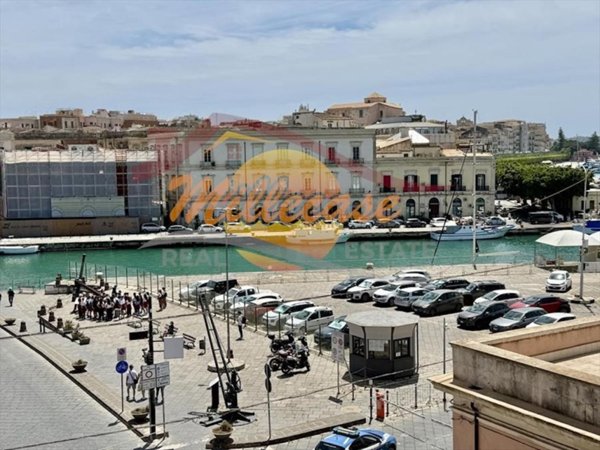 appartamento in vendita a Siracusa in zona Centro Città