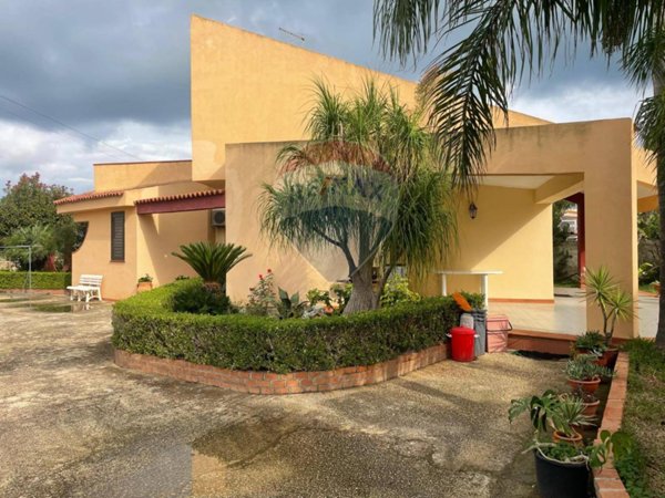 casa indipendente in vendita a Siracusa in zona Ognina