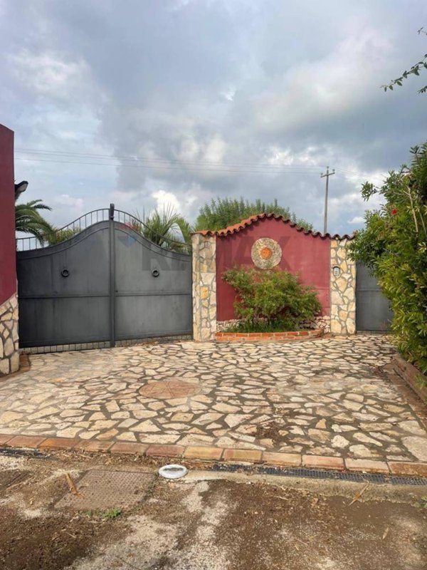 casa indipendente in vendita a Siracusa in zona Ognina