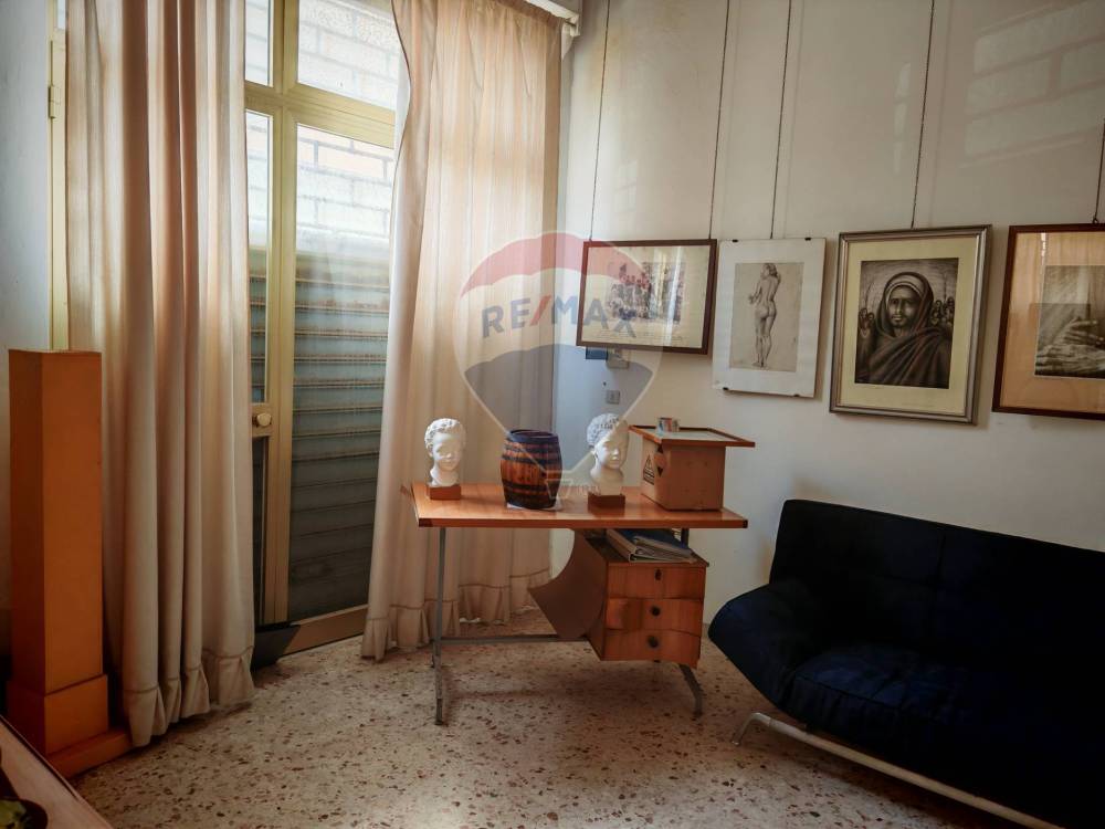 negozio in vendita a Siracusa in zona Belvedere