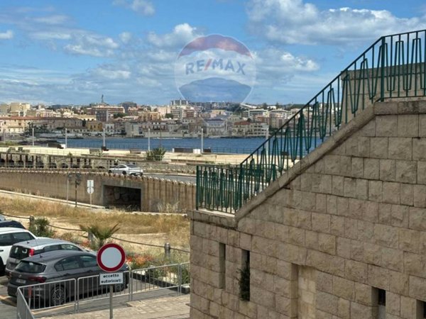 appartamento in vendita a Siracusa in zona Isola Ortigia