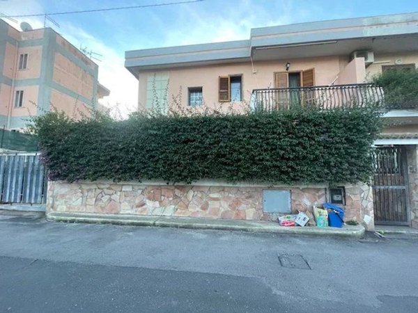 casa indipendente in vendita a Siracusa in zona Belvedere