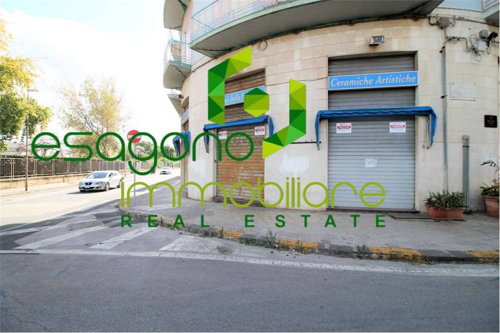 negozio in vendita a Siracusa in zona Centro Città