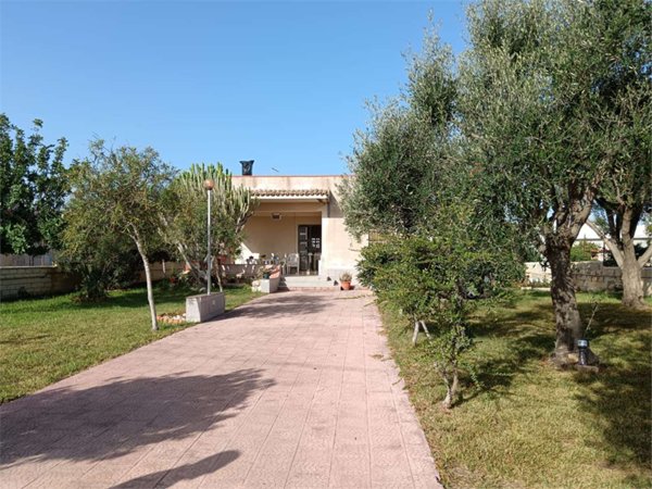 casa indipendente in vendita a Siracusa in zona Isola / Plemmirio