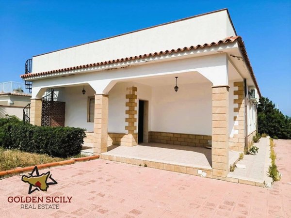 casa indipendente in vendita a Siracusa in zona Isola / Plemmirio