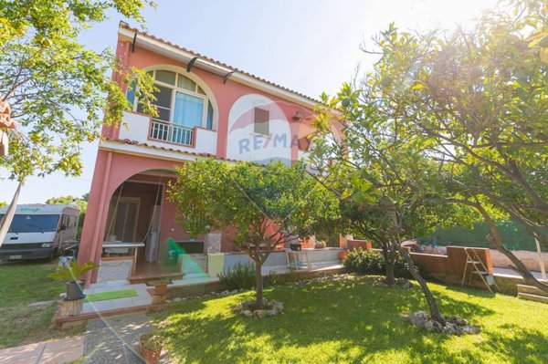 casa indipendente in vendita a Siracusa in zona Arenella