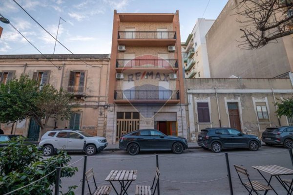 casa indipendente in vendita a Siracusa in zona Centro Città