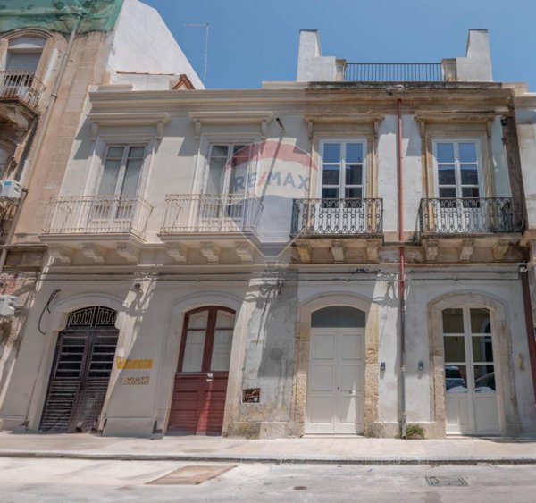 casa indipendente in vendita a Siracusa in zona Borgata