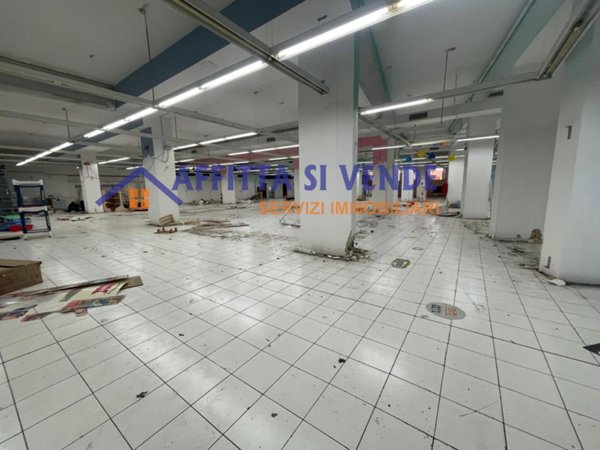 locale commerciale in vendita a Siracusa in zona Centro Città
