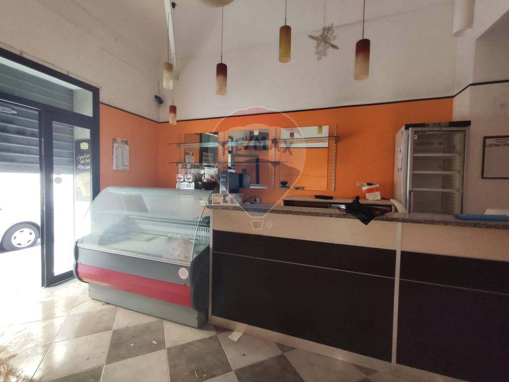 negozio in vendita a Siracusa in zona Borgata