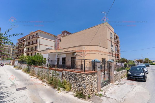 casa indipendente in vendita a Siracusa in zona Scala Greca