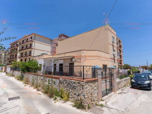 casa indipendente in vendita a Siracusa in zona Scala Greca