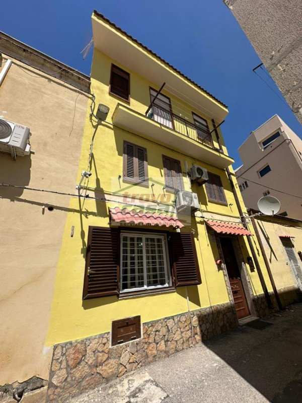 casa indipendente in vendita a Siracusa in zona Borgata