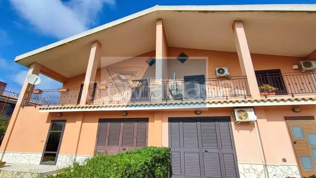 casa indipendente in vendita a Siracusa in zona Belvedere