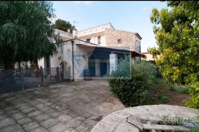 casa indipendente in vendita a Siracusa in zona Borgata