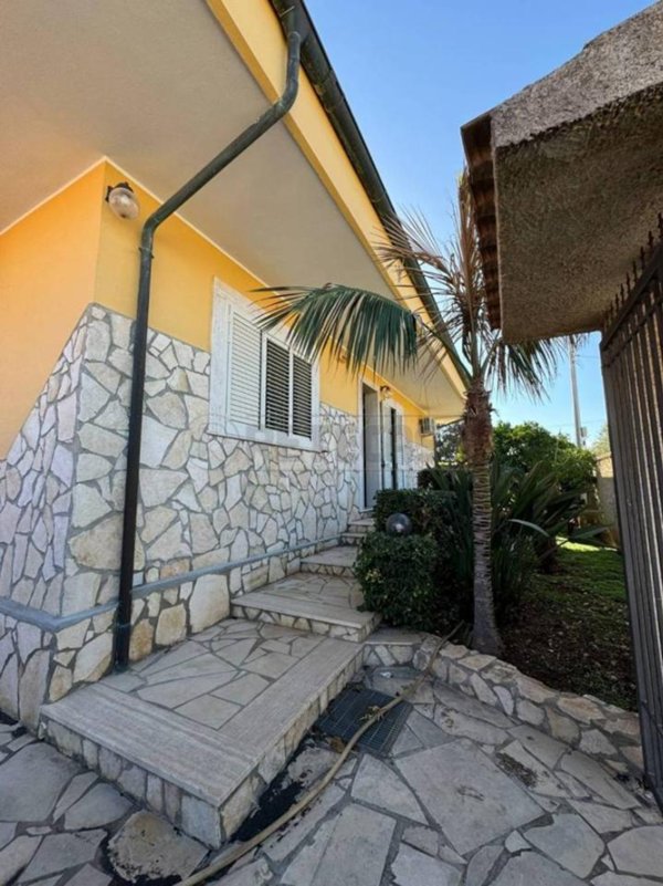 casa indipendente in vendita a Siracusa in zona Epipoli