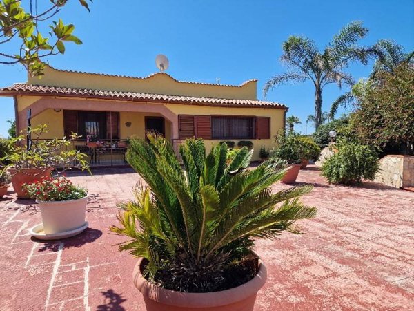 casa indipendente in vendita a Siracusa in zona Isola / Plemmirio