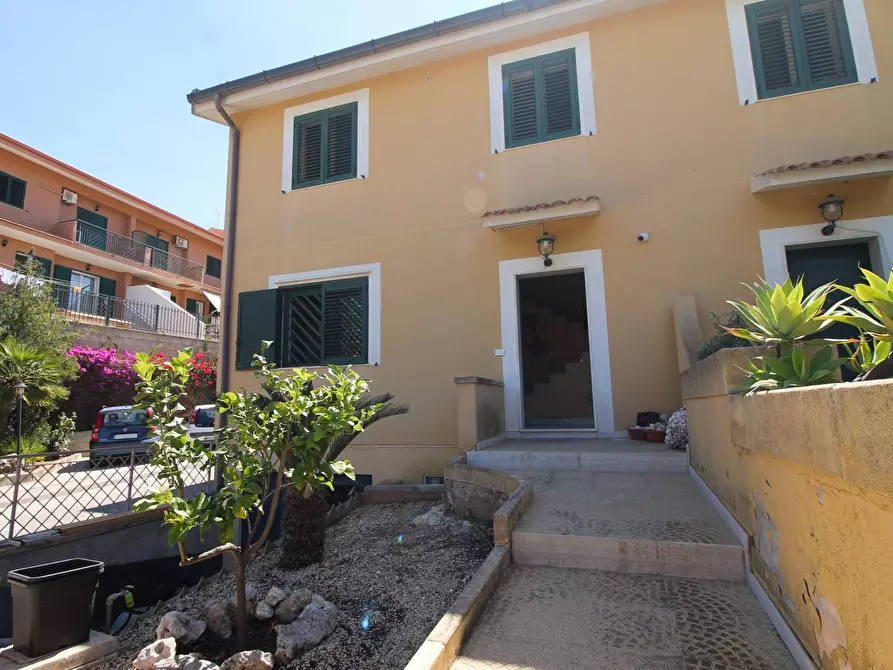 casa indipendente in vendita a Siracusa in zona Belvedere
