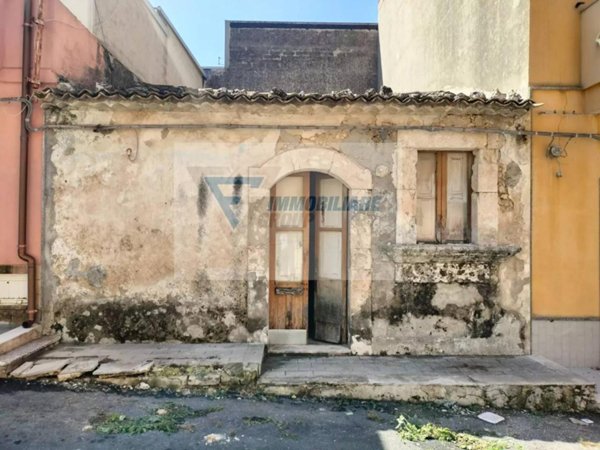 casa indipendente in vendita a Siracusa in zona Borgata