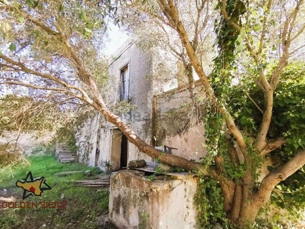casa indipendente in vendita a Siracusa in zona Isola / Plemmirio
