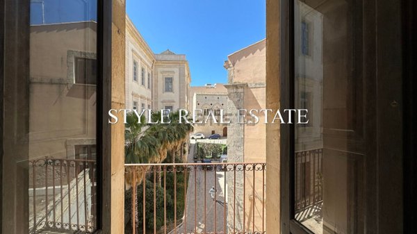 appartamento in vendita a Siracusa in zona Isola Ortigia