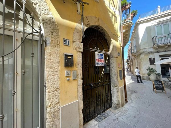 appartamento in vendita a Siracusa in zona Isola Ortigia