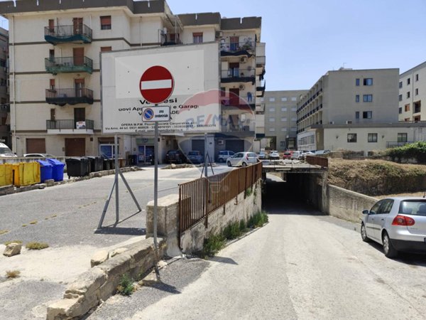 locale di sgombero in vendita a Siracusa in zona Grottasanta