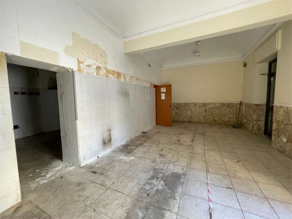 locale commerciale in vendita a Siracusa in zona Borgata