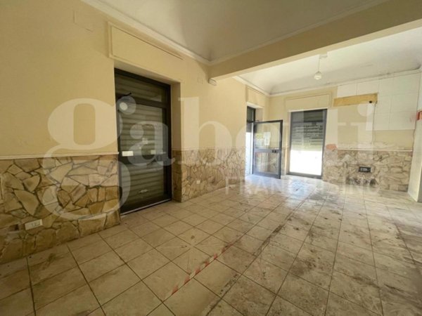 locale commerciale in vendita a Siracusa in zona Borgata