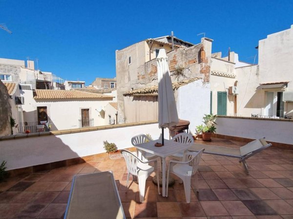 casa indipendente in vendita a Siracusa in zona Isola Ortigia