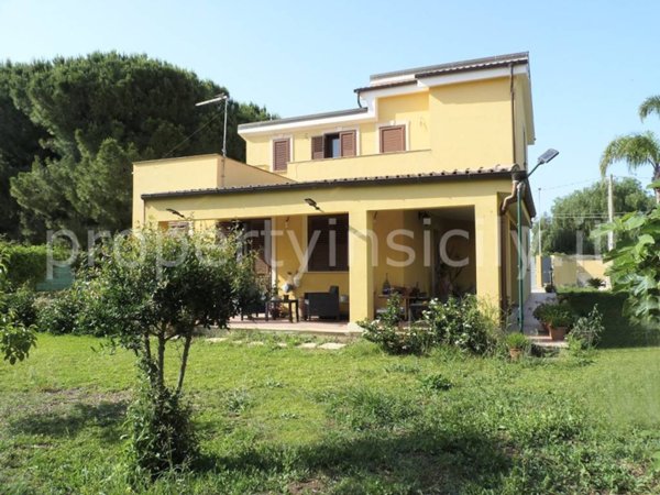casa indipendente in vendita a Siracusa in zona Arenella